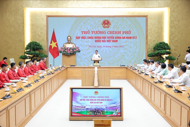 Thủ tướng Lê Minh Hưng gặp mặt, chúc mừng đội tuyển bóng đá nam U17 13 win- Ảnh 2.