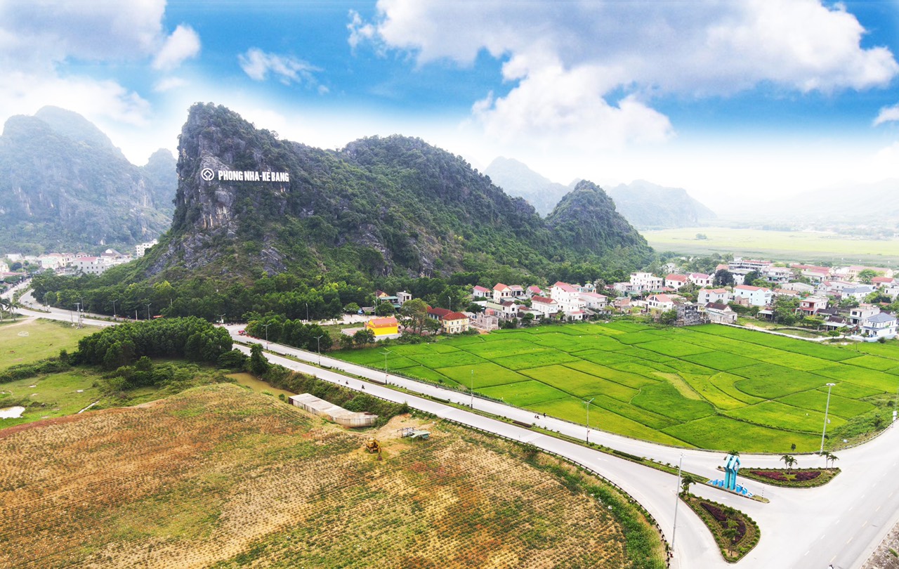 Quảng Bình: Hợp tác cùng Vietnam Airlines phối hợp hình thành các sản phẩm 13 win - Ảnh 2.