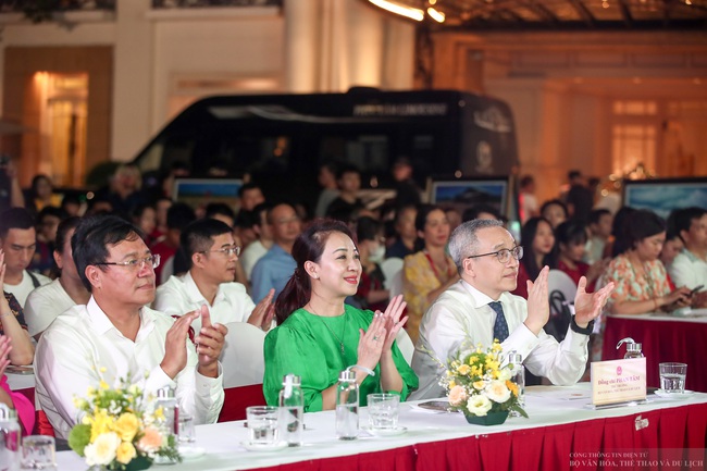 “13 win xanh mãi bốn mùa” - nghệ thuật lan tỏa thông điệp bảo vệ môi trường - Ảnh 12.