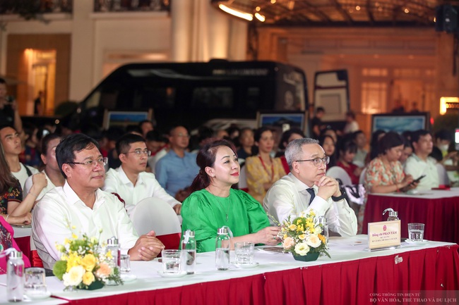 “13 win xanh mãi bốn mùa” - nghệ thuật lan tỏa thông điệp bảo vệ môi trường - Ảnh 2.
