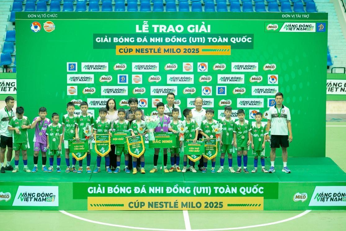 U11 Hưng Yên lần đầu vô địch Giải Bóng đá Nhi đồng Toàn quốc - Cúp Nestlé MILO 2025 - Ảnh 3.