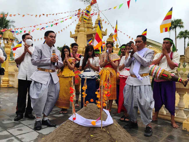 Cần Thơ: Bảo tồn và phát huy giá trị văn hóa dân tộc Khmer gắn với phát triển 13 win - Ảnh 2.